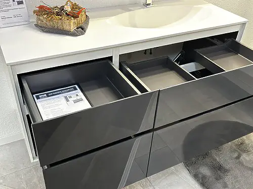 Abverkauf Waschtisch mit Unterschrank und Oberschrank in Badstudio Ludwigsburg